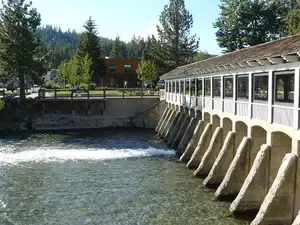 tahoecity_truckeeriver